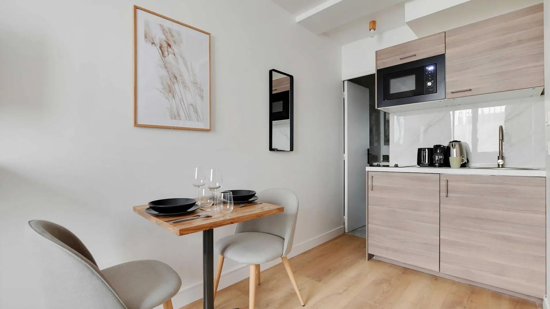 Peaceful Studio - 2P - Moulin Rouge Apartment Paris France